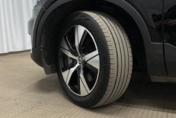 musta Volvo XC40 2022 kuva 13.