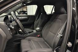 musta Volvo XC40 2022 kuva 16.