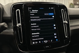 musta Volvo XC40 2022 kuva 24.