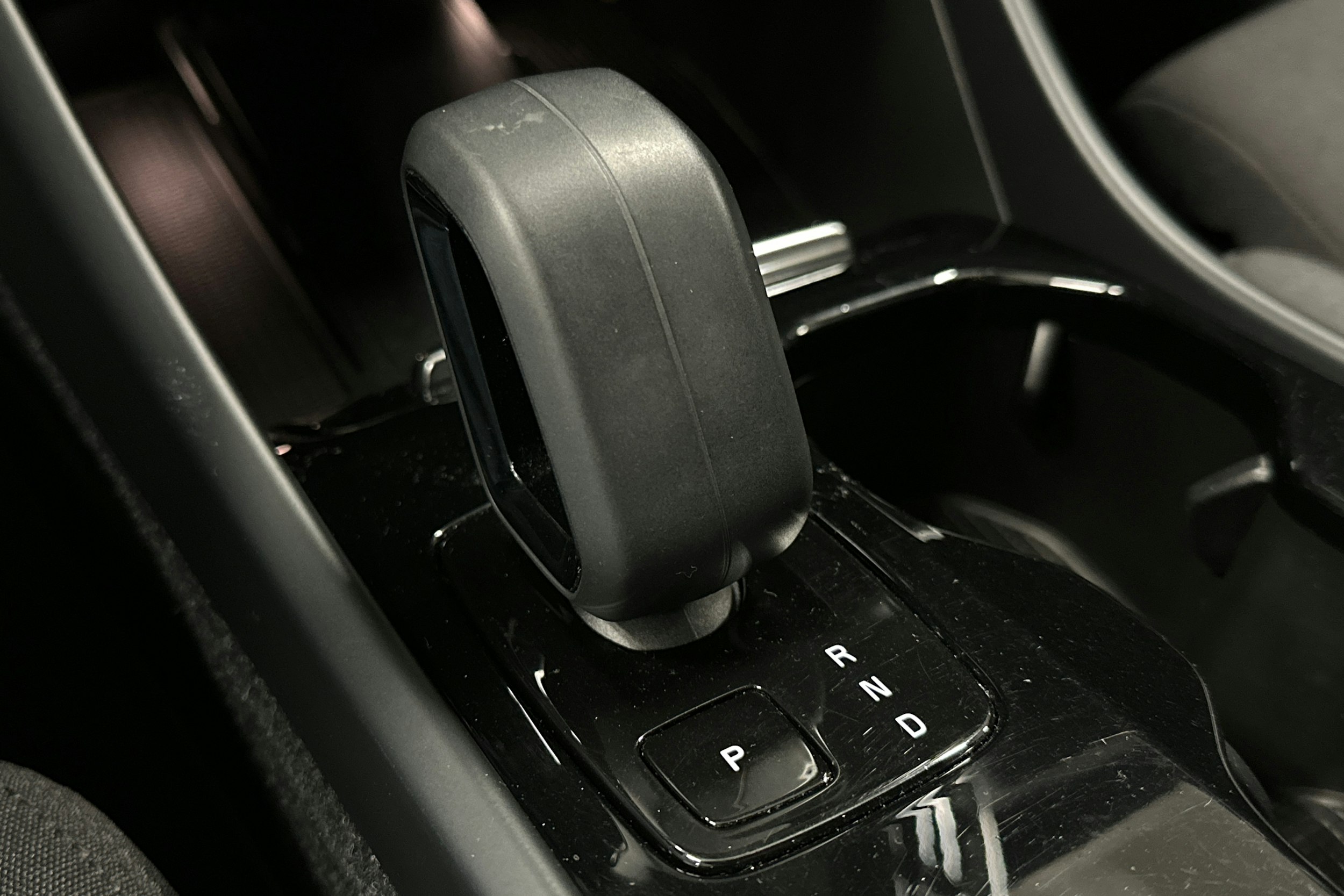 musta Volvo XC40 2022 kuva 27.