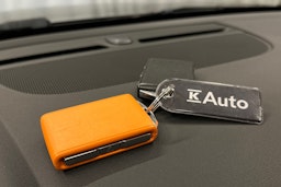 musta Volvo XC40 2022 kuva 28.