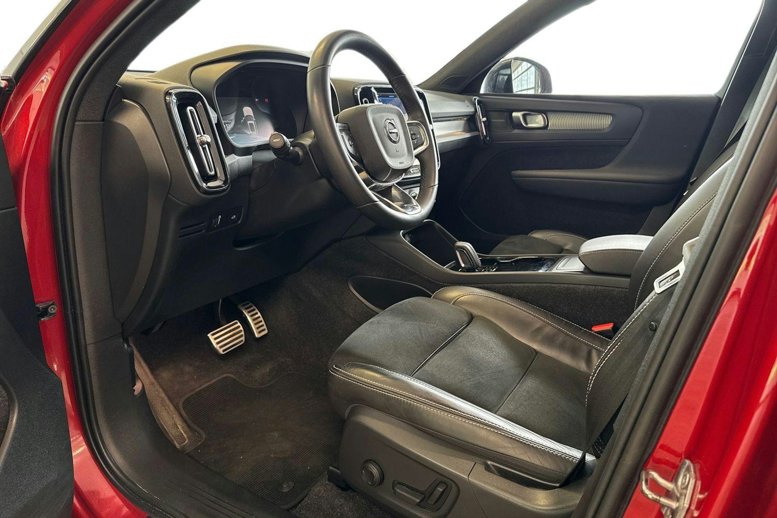 met. punainen Volvo XC40 2022 kuva 7.