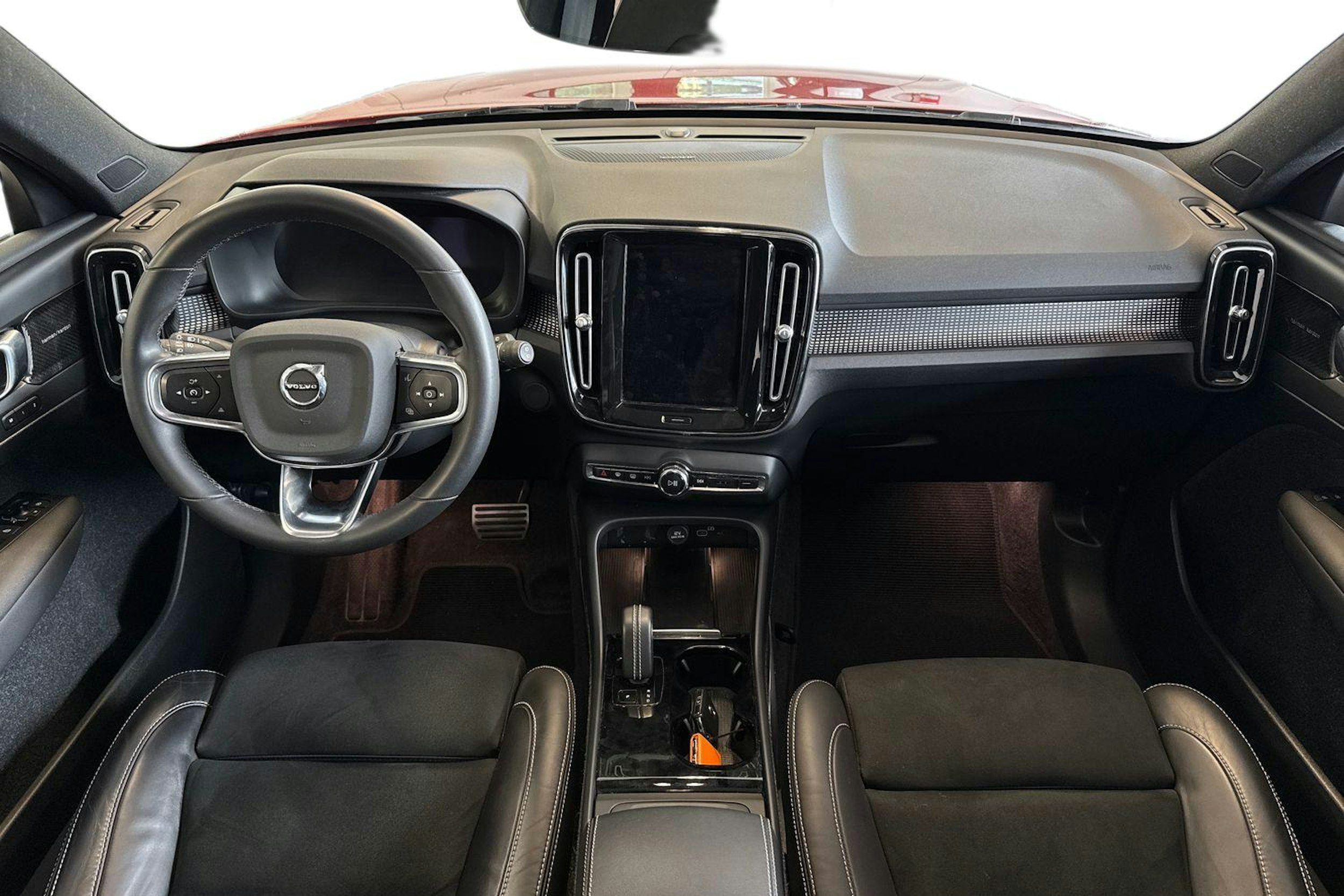 met. punainen Volvo XC40 2022 kuva 9.