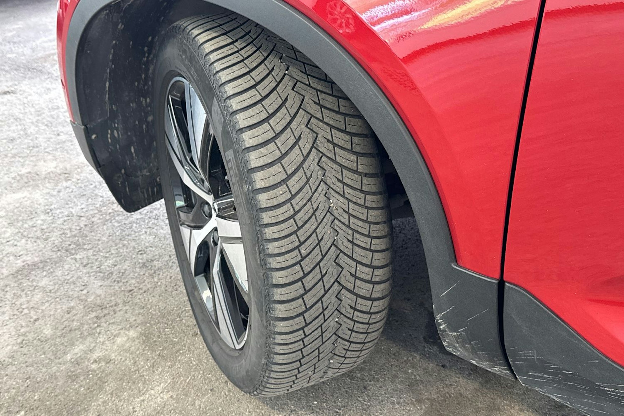 met. punainen Volvo XC40 2022 kuva 13.