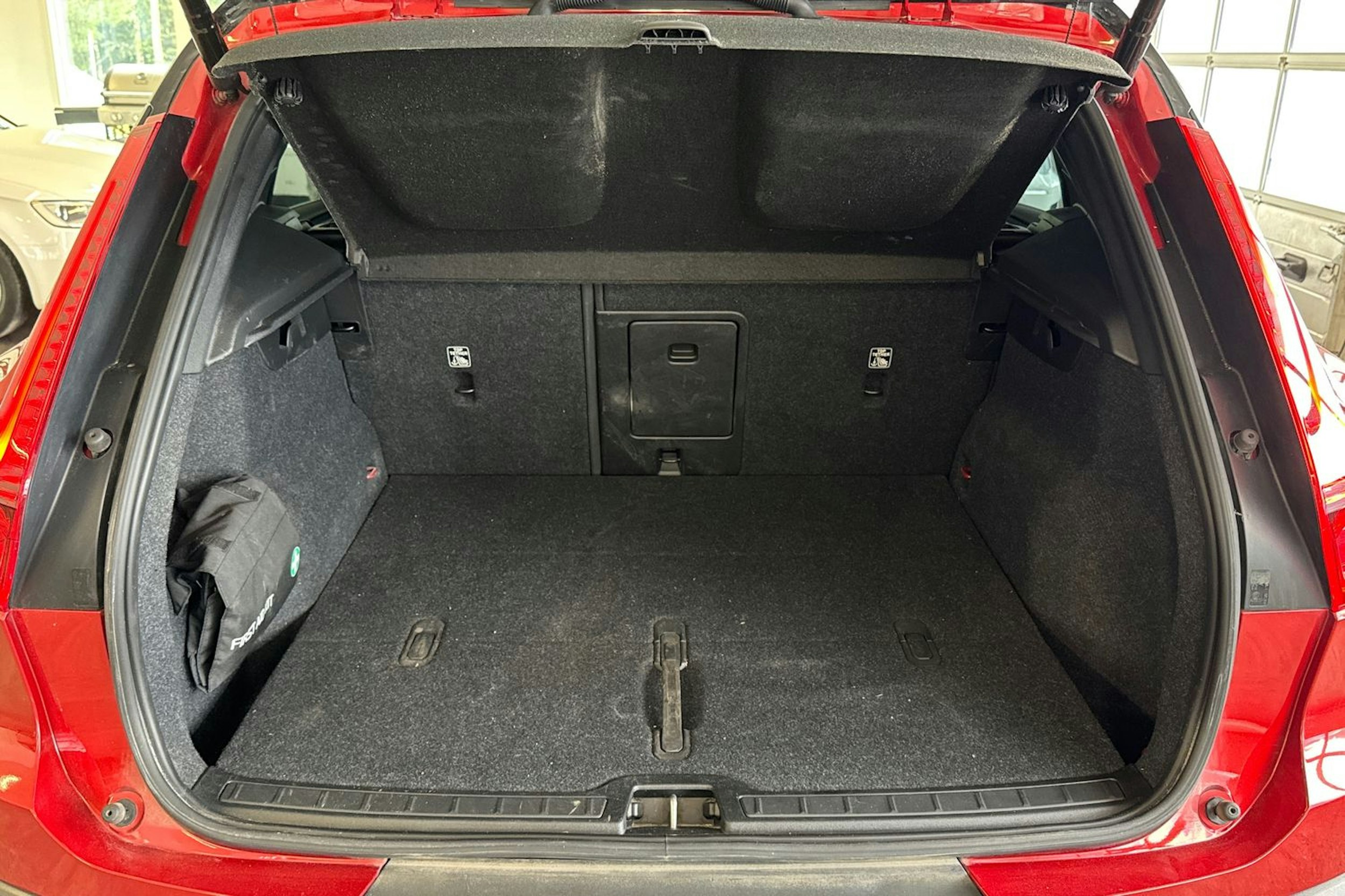 met. punainen Volvo XC40 2022 kuva 15.