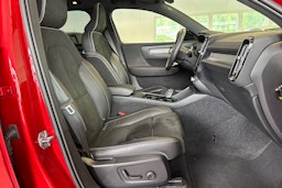 met. punainen Volvo XC40 2022 kuva 19.
