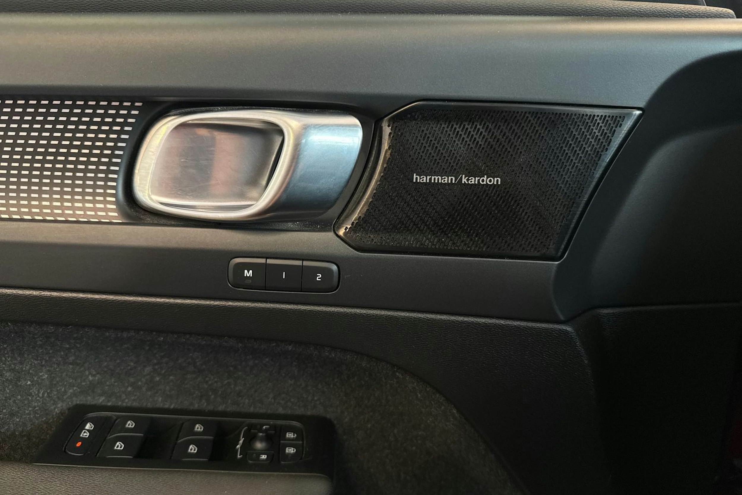 met. punainen Volvo XC40 2022 kuva 21.