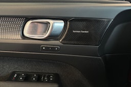 met. punainen Volvo XC40 2022 kuva 21.