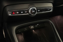 met. punainen Volvo XC40 2022 kuva 29.