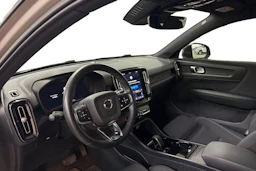 ruskea (beige) Volvo XC40 2023 kuva 3.