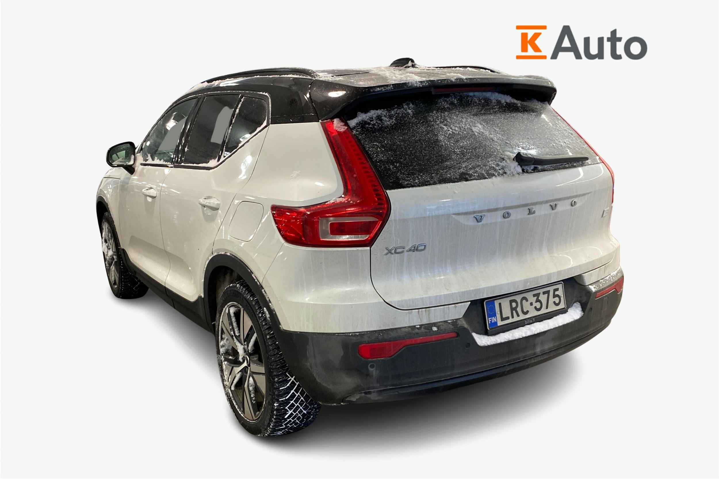 valkoinen Volvo XC40 2022 kuva 2.
