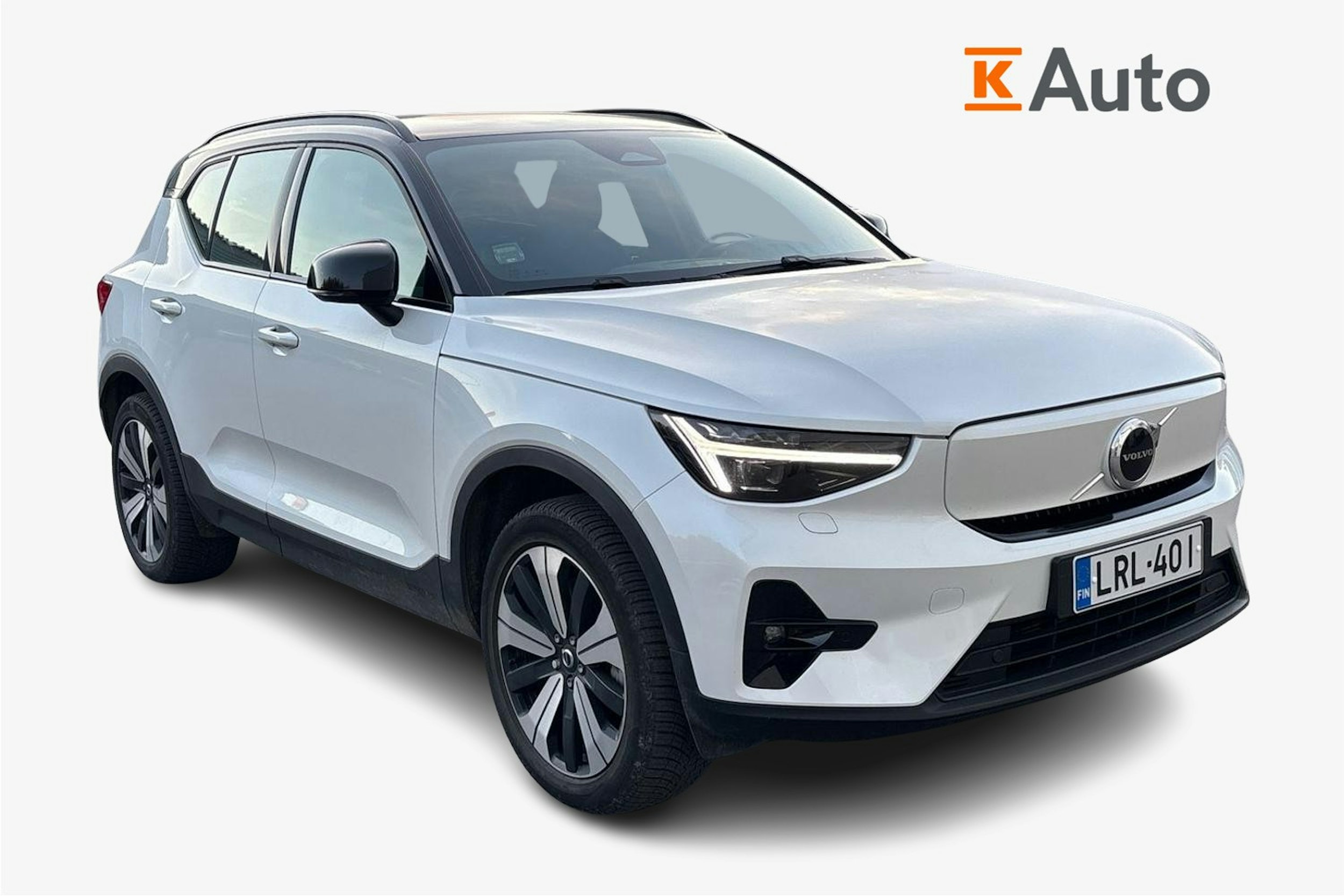 valkoinen Volvo XC40 2022 kuva 1.
