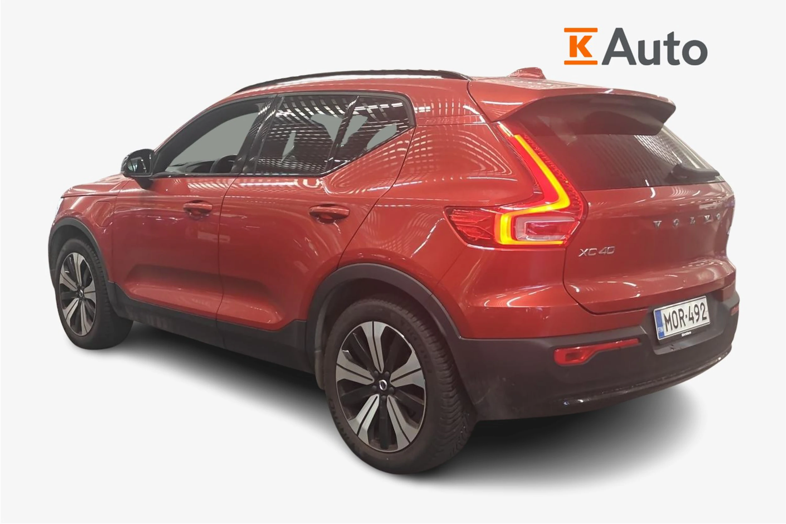 punainen Volvo XC40 2022 kuva 2.
