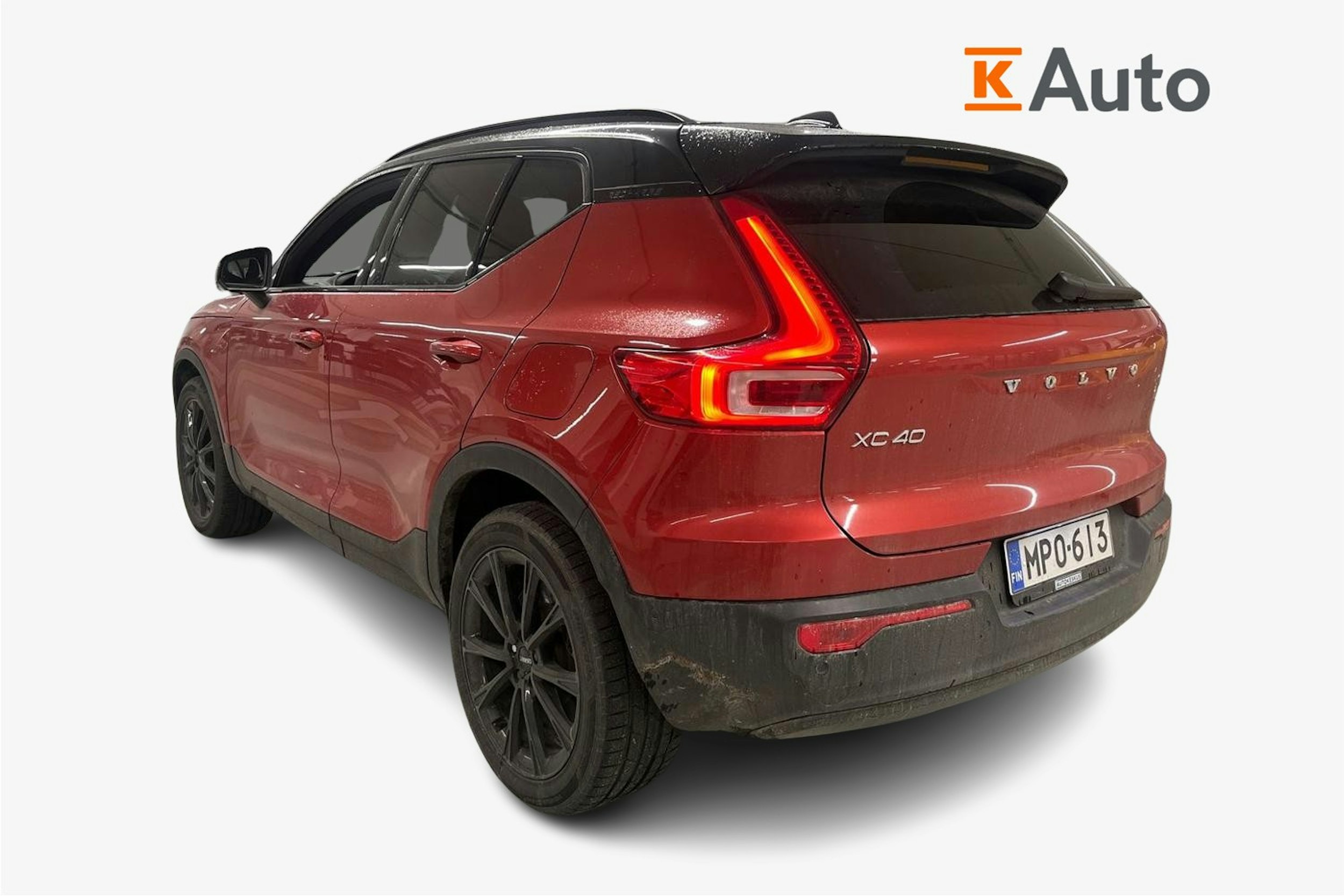 punainen Volvo XC40 2022 kuva 2.