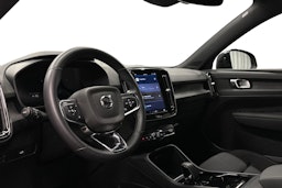 musta Volvo XC40 2022 kuva 7.