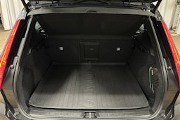 musta Volvo XC40 2022 kuva 14.