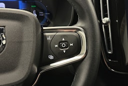 musta Volvo XC40 2022 kuva 22.