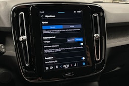 musta Volvo XC40 2022 kuva 26.