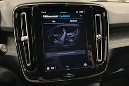 musta Volvo XC40 2022 kuva 28.