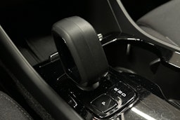 musta Volvo XC40 2022 kuva 30.