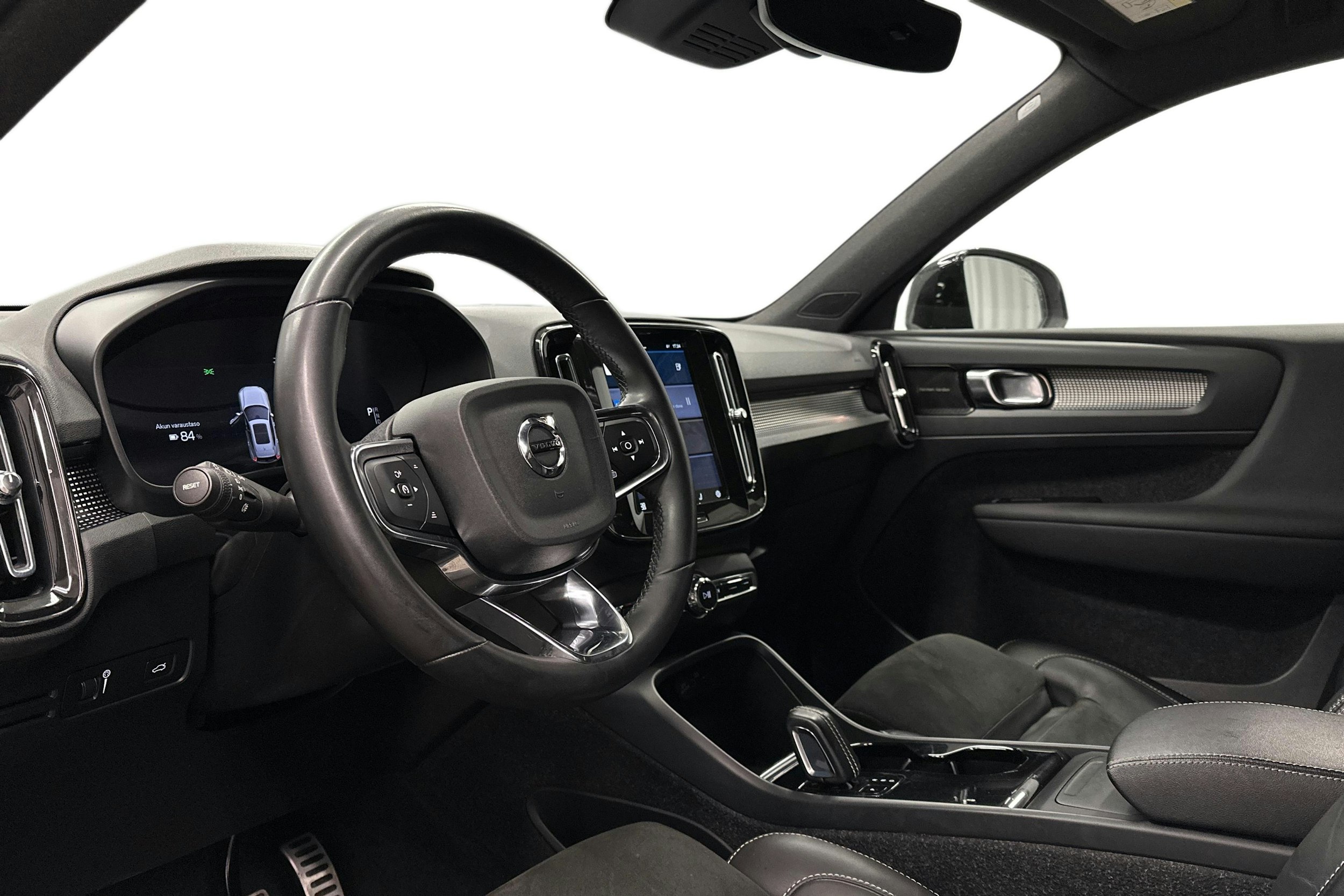 valkoinen Volvo XC40 2022 kuva 6.