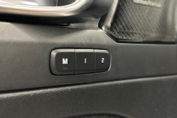 valkoinen Volvo XC40 2022 kuva 16.