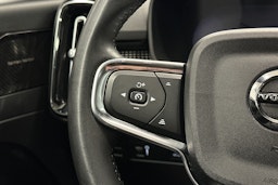 valkoinen Volvo XC40 2022 kuva 19.