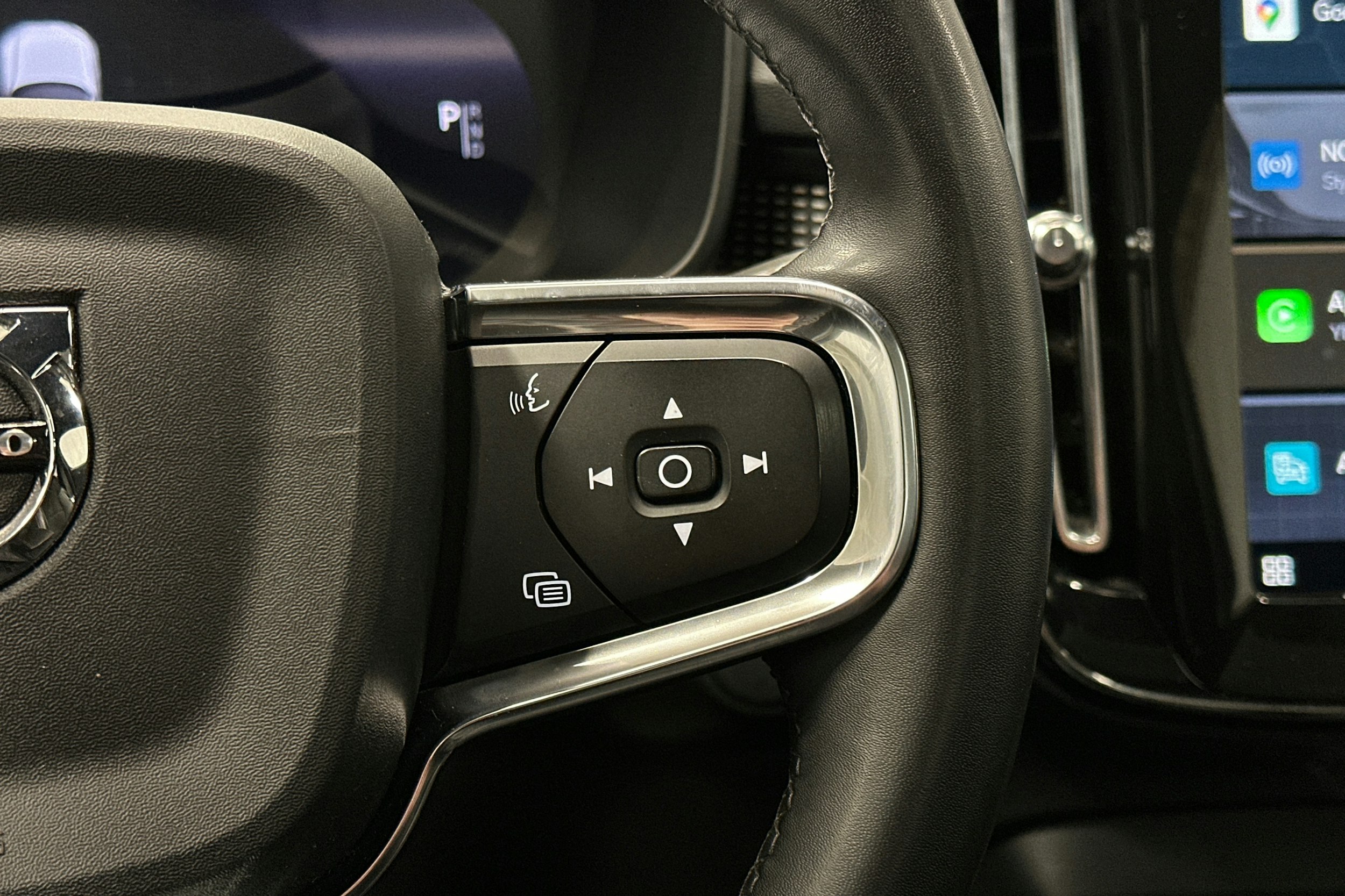 valkoinen Volvo XC40 2022 kuva 20.