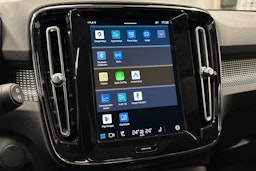 valkoinen Volvo XC40 2022 kuva 22.