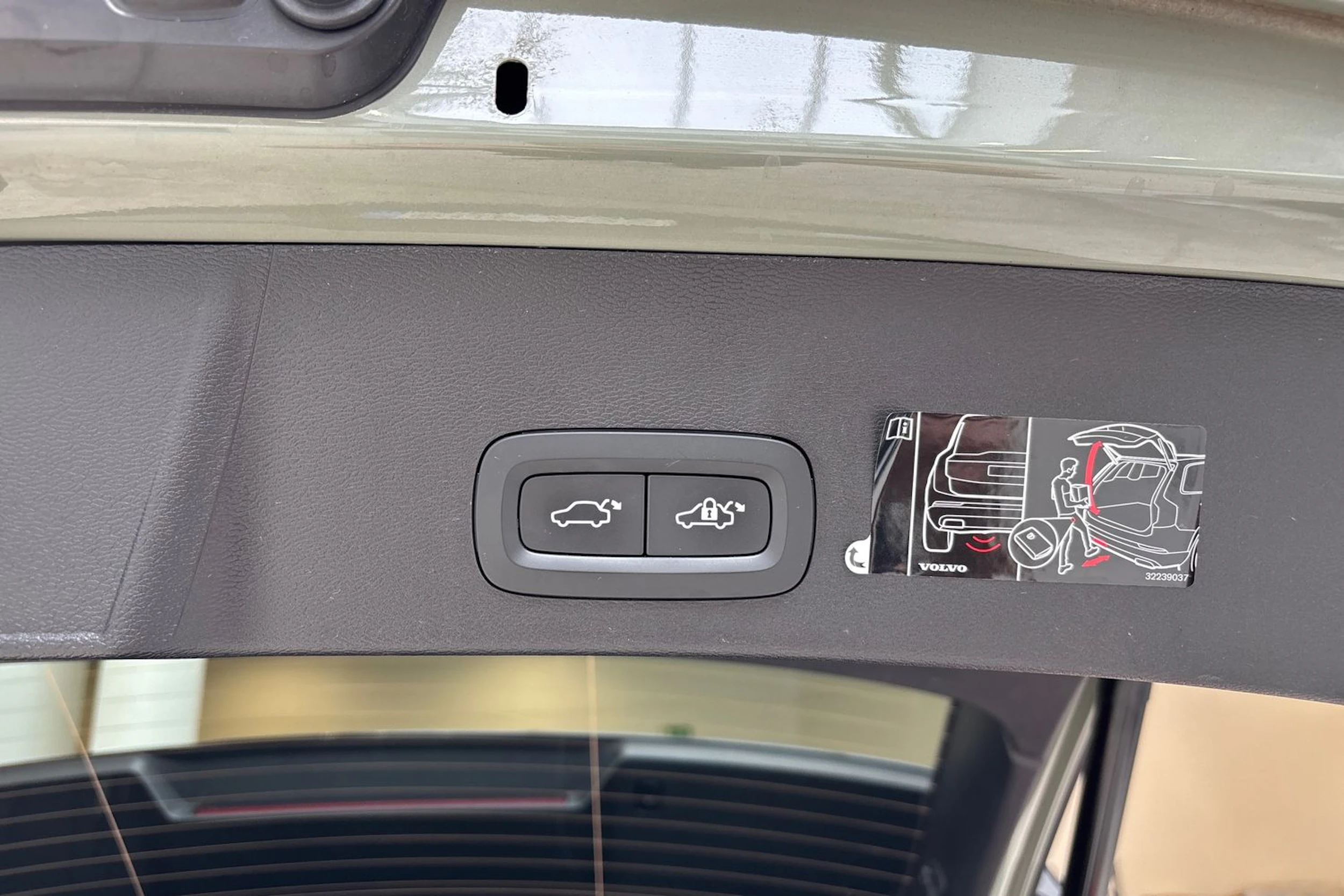 vihreä Volvo XC40 2022 kuva 18.