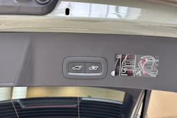 vihreä Volvo XC40 2022 kuva 18.
