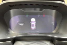 vihreä Volvo XC40 2022 kuva 26.