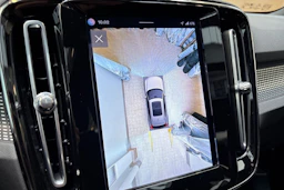 vihreä Volvo XC40 2022 kuva 27.