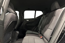 musta Volvo XC40 2023 kuva 10.