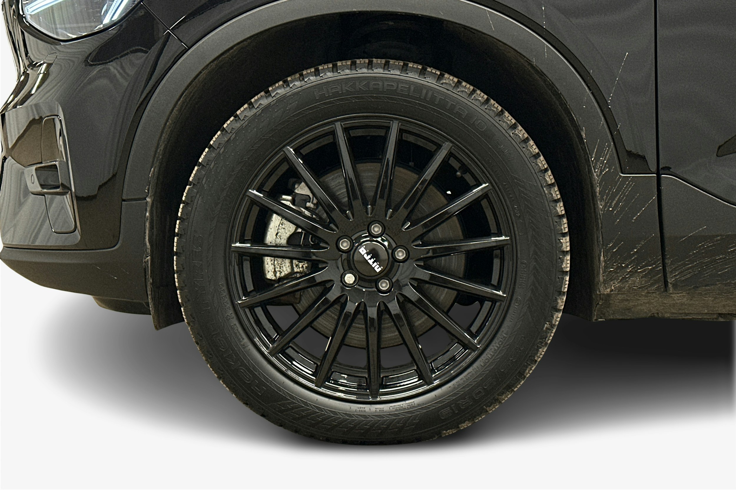 musta Volvo XC40 2023 kuva 11.