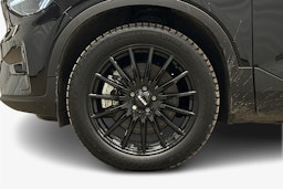 musta Volvo XC40 2023 kuva 11.