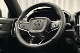 musta Volvo XC40 2023 kuva 20.