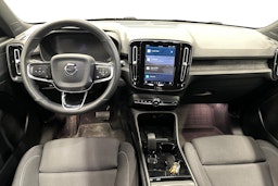 valkoinen Volvo XC40 2022 kuva 9.