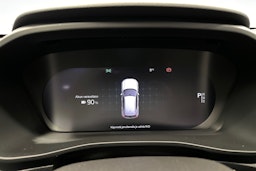 valkoinen Volvo XC40 2022 kuva 18.