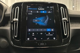 valkoinen Volvo XC40 2022 kuva 21.