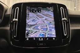 valkoinen Volvo XC40 2022 kuva 24.