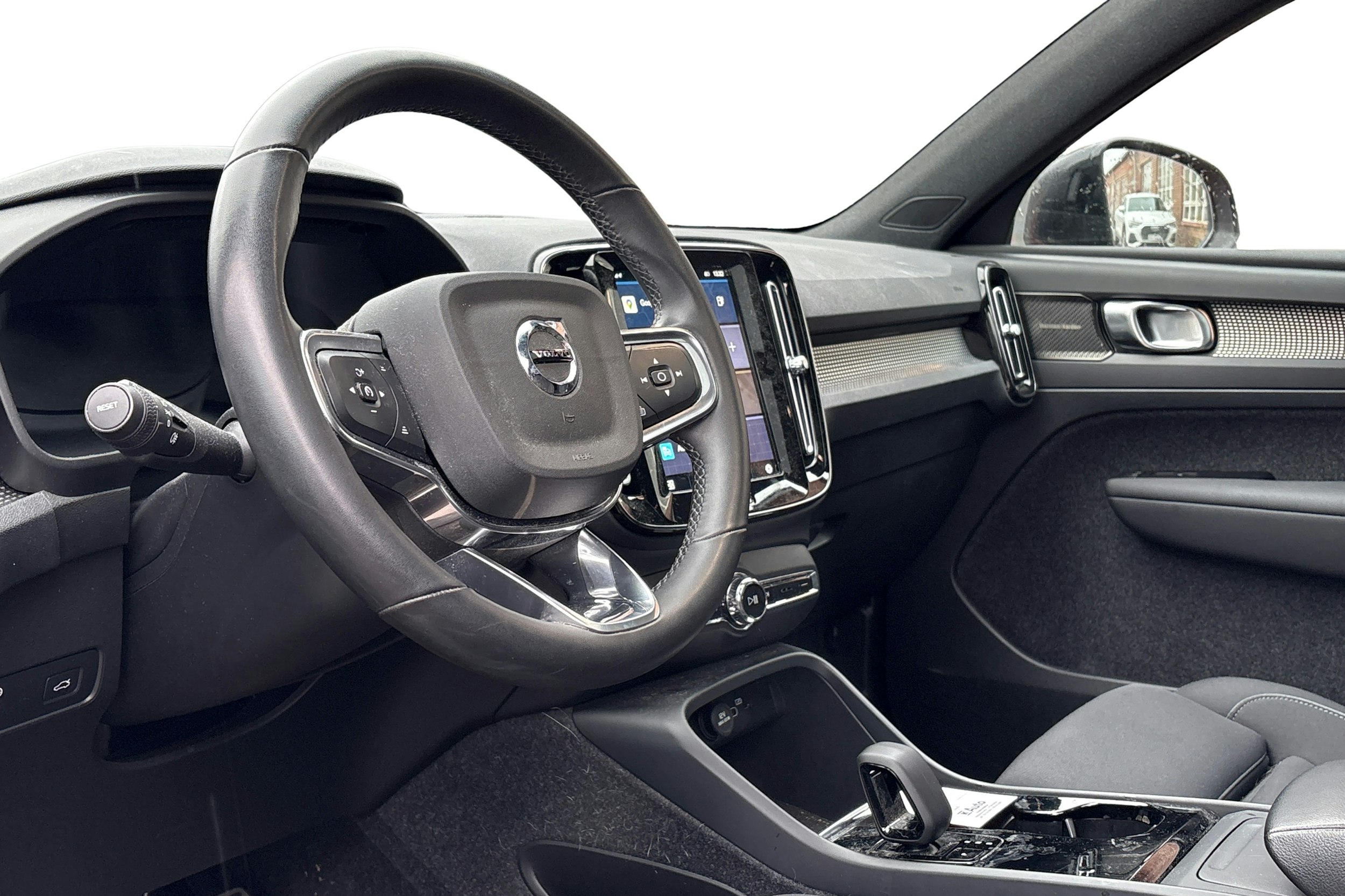 punainen Volvo XC40 2022 kuva 3.