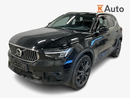 musta Volvo XC40 2023 kuva 1.