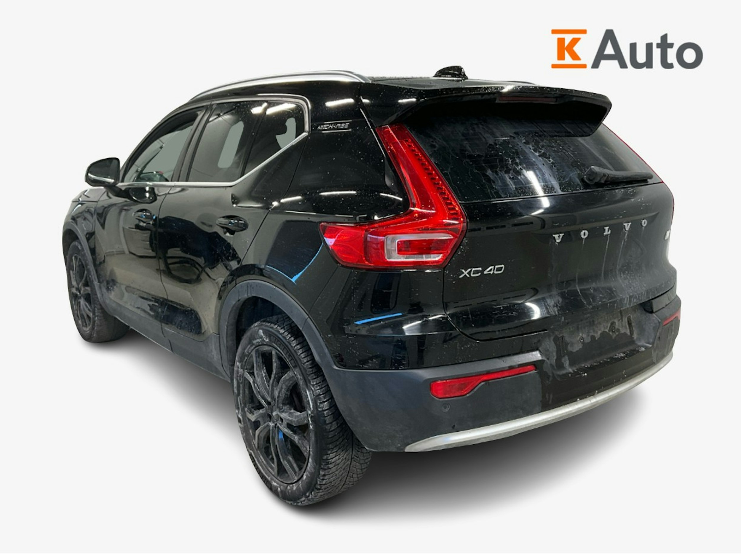 musta Volvo XC40 2023 kuva 2.