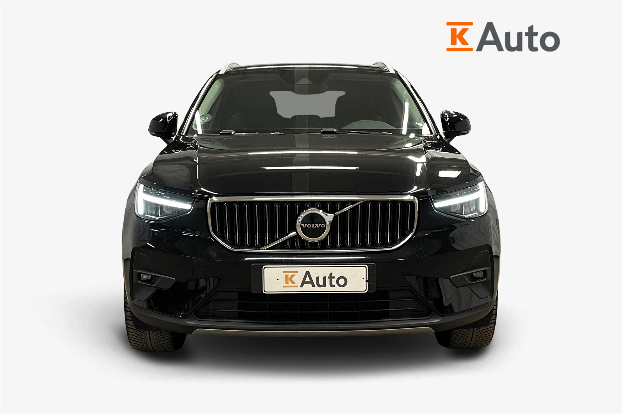 musta Volvo XC40 2023 kuva 4.