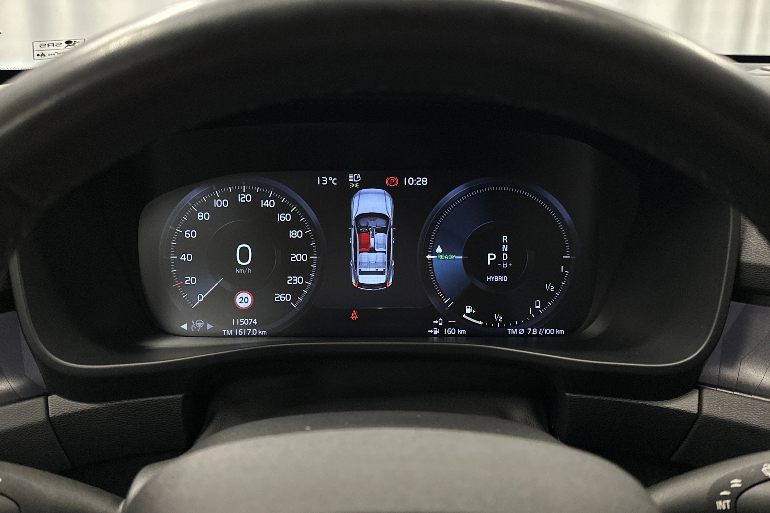 musta Volvo XC40 2023 kuva 20.