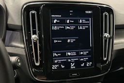 musta Volvo XC40 2023 kuva 22.