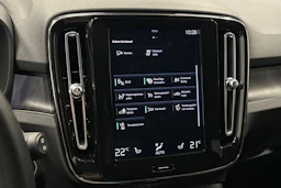 musta Volvo XC40 2023 kuva 23.