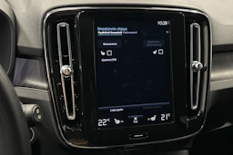 musta Volvo XC40 2023 kuva 27.