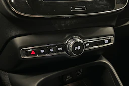 musta Volvo XC40 2023 kuva 29.